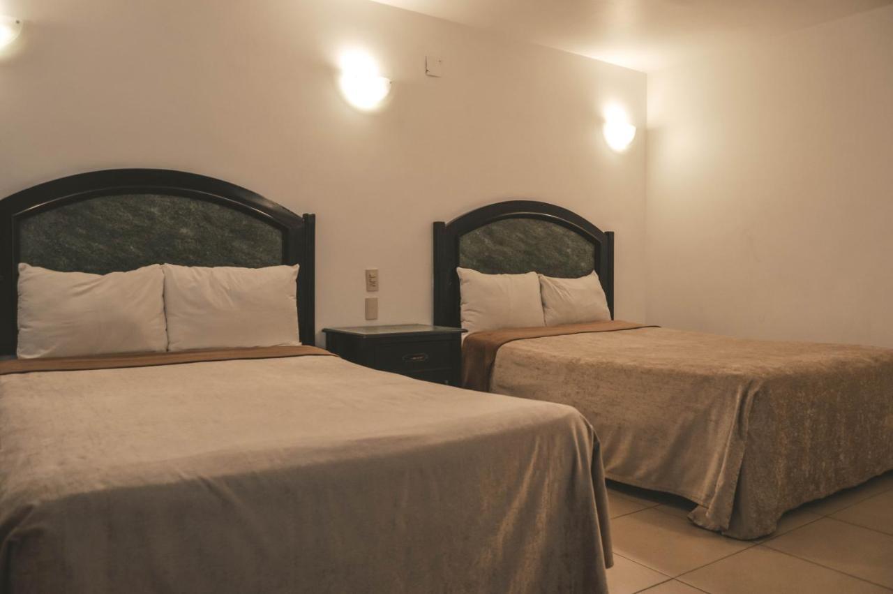 Hotel Latino グアダラハラ エクステリア 写真