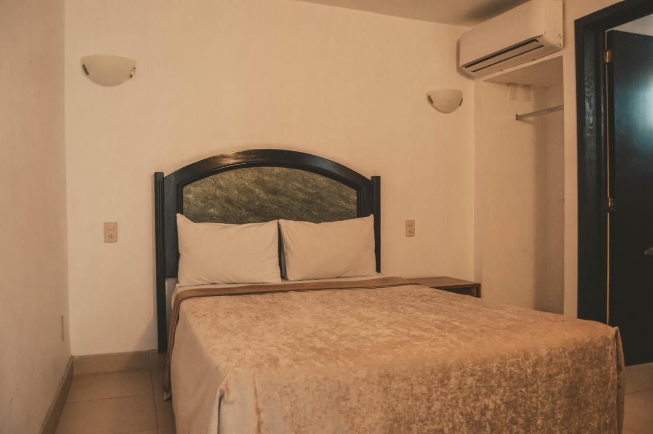 Hotel Latino グアダラハラ エクステリア 写真