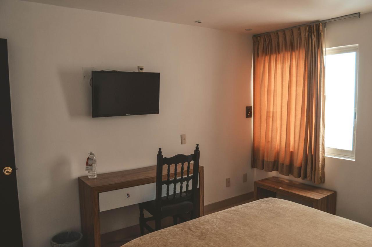 Hotel Latino グアダラハラ エクステリア 写真