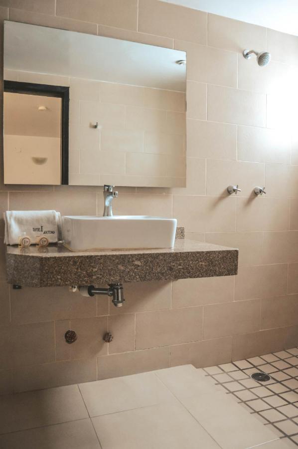 Hotel Latino グアダラハラ エクステリア 写真