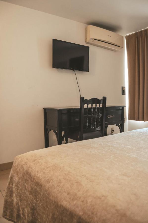 Hotel Latino グアダラハラ エクステリア 写真