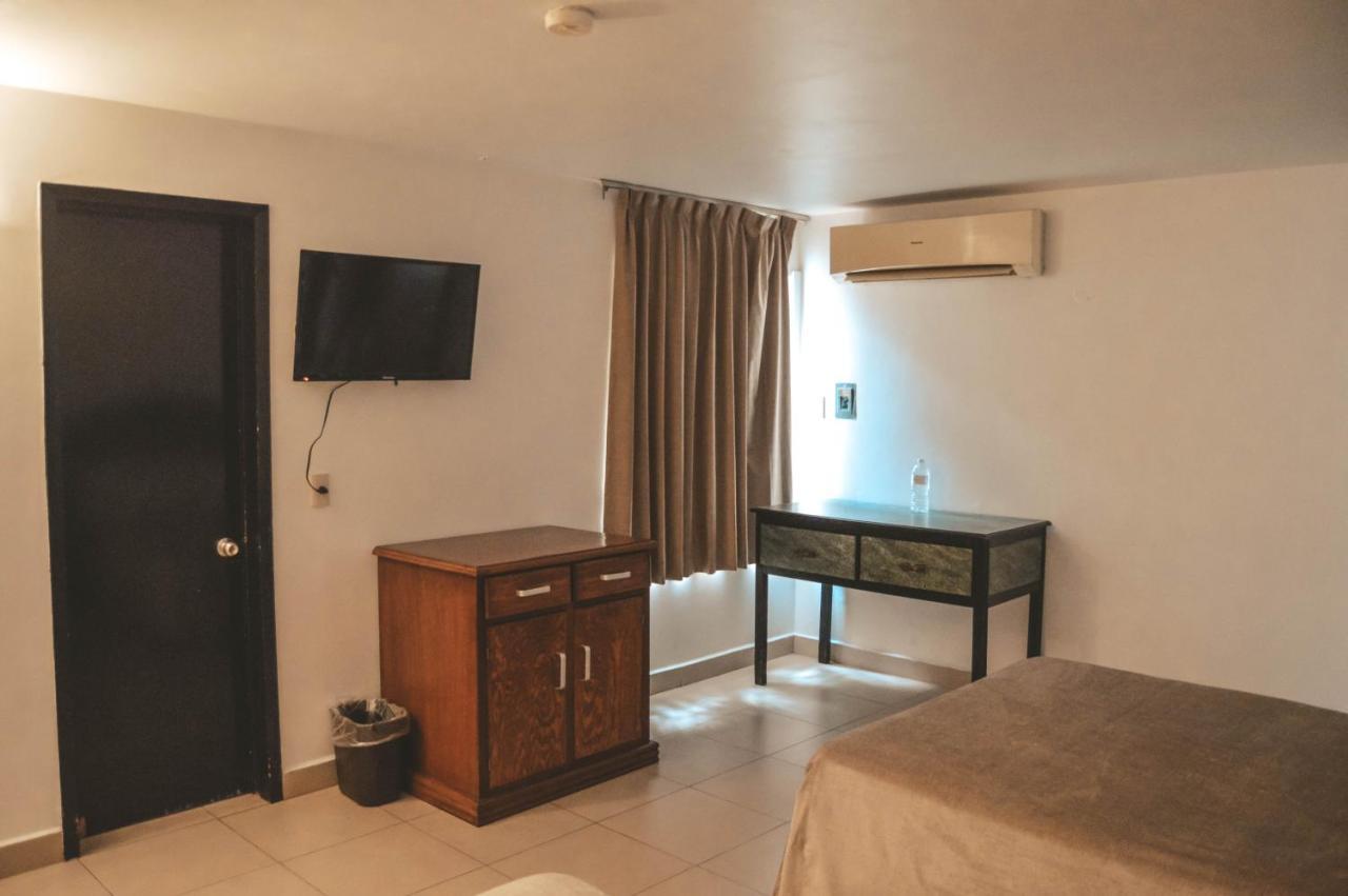 Hotel Latino グアダラハラ エクステリア 写真