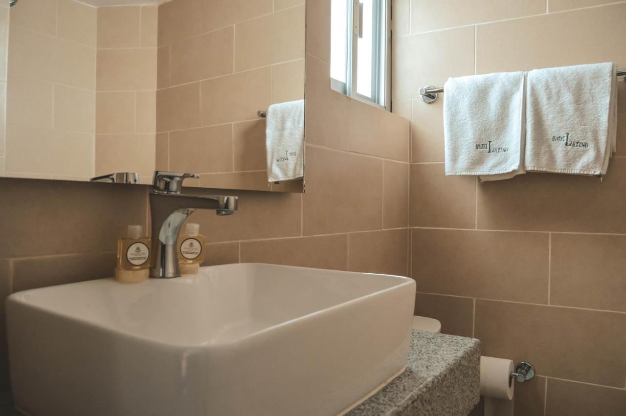 Hotel Latino グアダラハラ エクステリア 写真